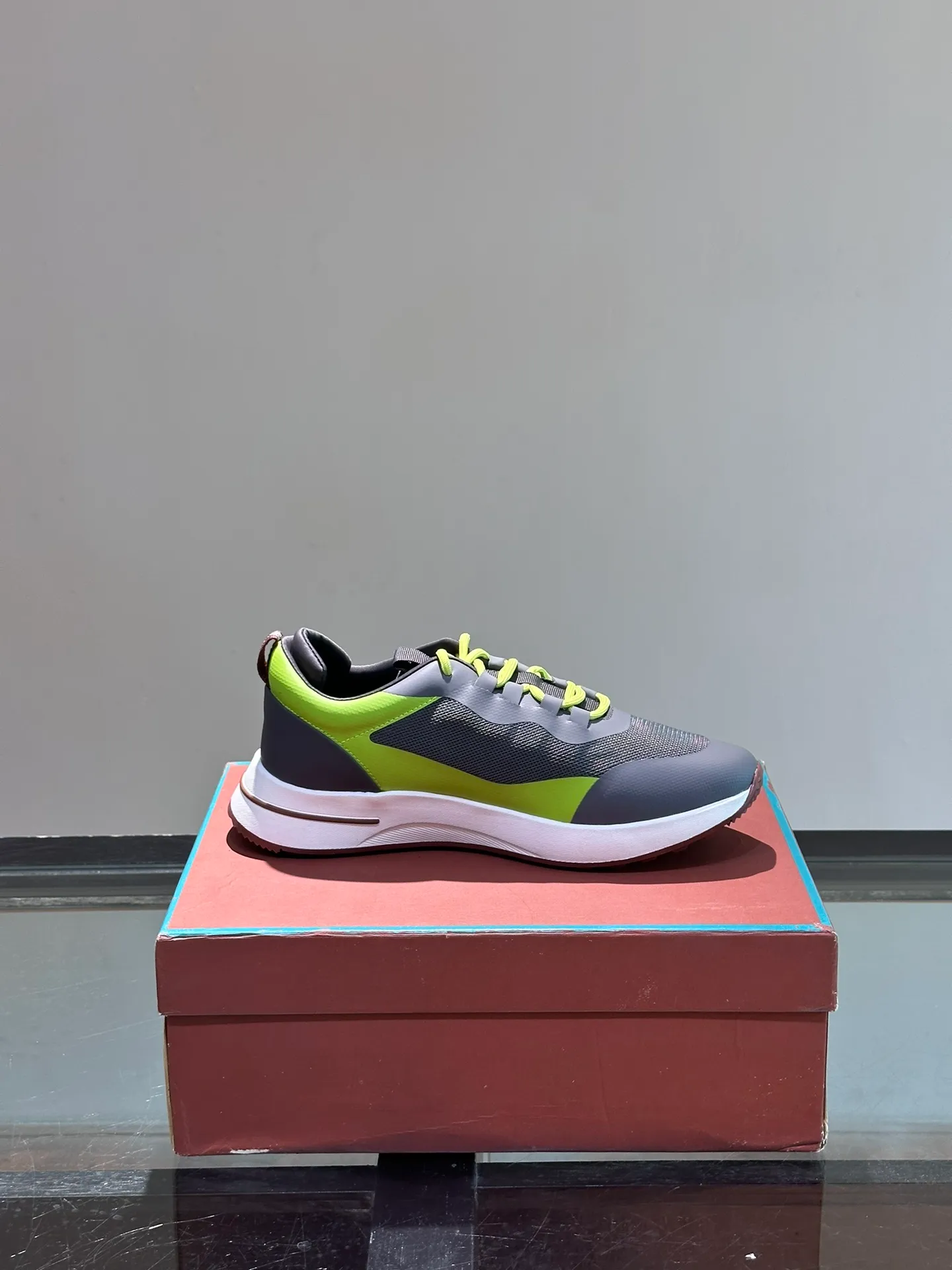 Factory price: 540💰Loro men's shoes💰iana niche Loro classic jogging shoes, men's lace-up casual shoes and sneakers, high-quality lightweight and comfortable fabrics, suitable for outdoor leisure, the color scheme is young and energetic, and it looks great with sportswear or casual suits! Size: 39-45 (46 customized)